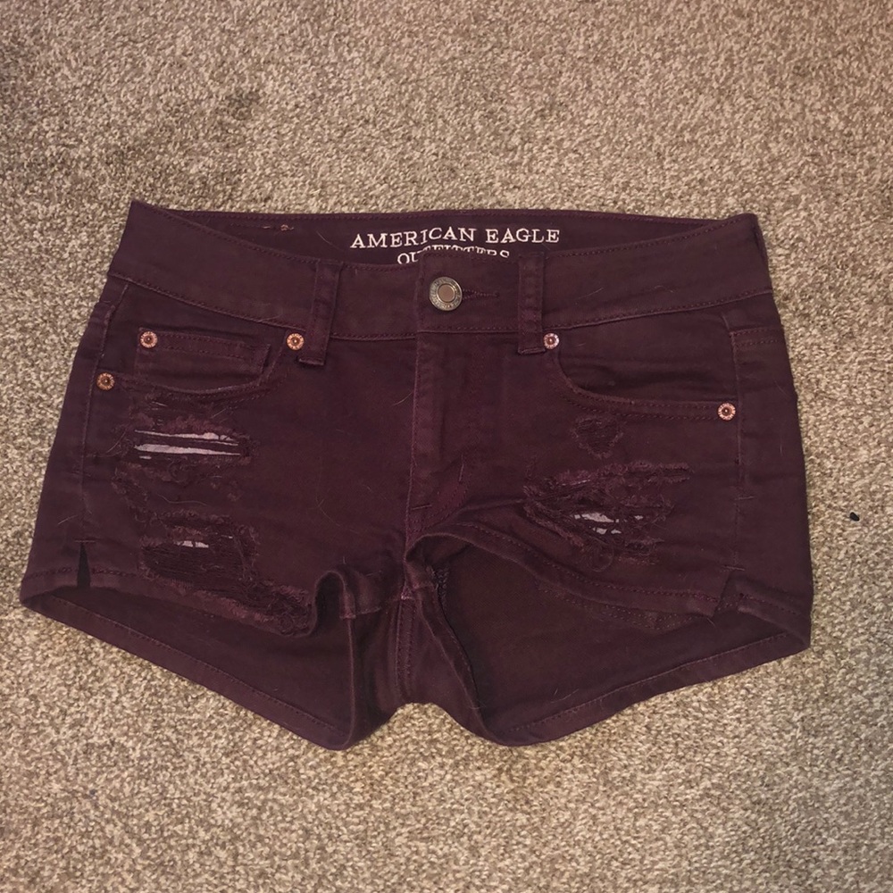 American eagle maroon shorts